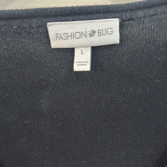 🩶 3/$15 🩶 Black cardigan - Picture 2 of 4